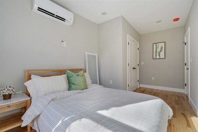 Building Photo - 346 Communipaw Ave