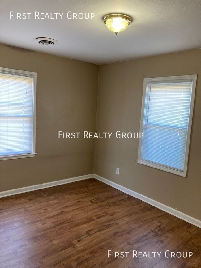 Building Photo - Holiday Move in Special, $100 off 1st mont...