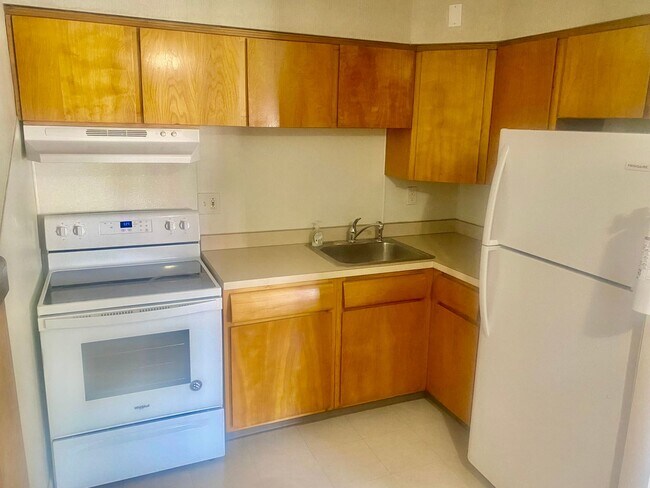 Building Photo - 2 Bedroom-1 Full Bath in South Allentown with Immediate Occupancy