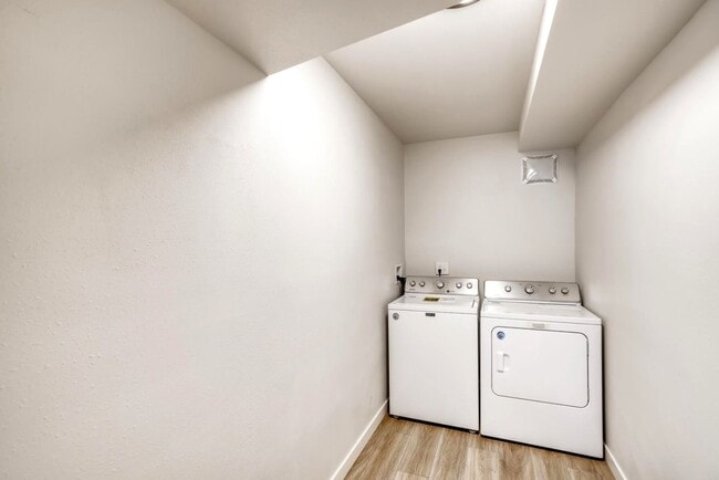 Building Photo - 4721 43rd Ave S