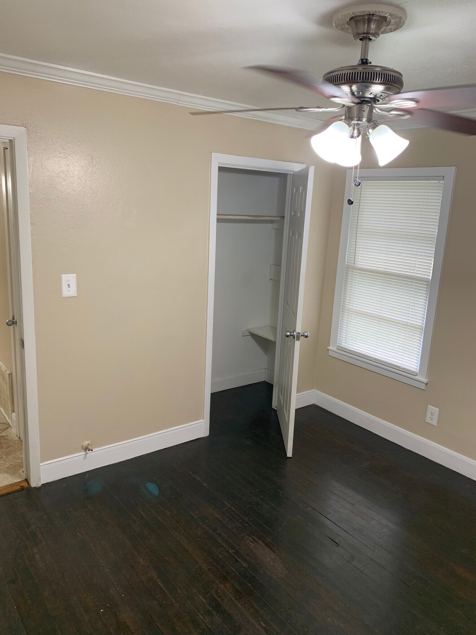 Building Photo - 706 E Polk Ave