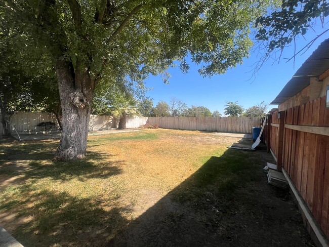 Building Photo - Charming 3 bedroom & 2 bath For Rent!
