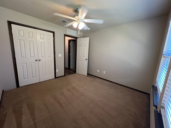 Building Photo - ?CHARMING EDMOND HOME IN THE VALENCIA NEIG...