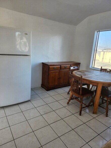 Kitchen - 2465 250th St