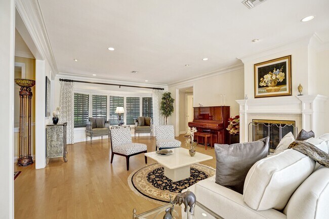 Building Photo - 7 Saranac Rd