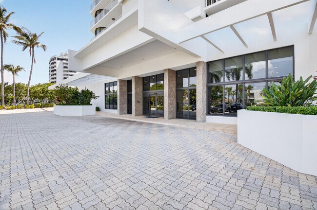 Building Photo - 2917 S Ocean Blvd