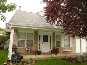Building Photo - 3527 Frontenac Ct