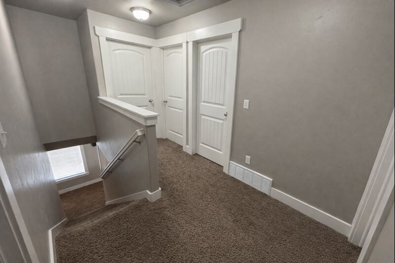 Building Photo - 336 W 200 S