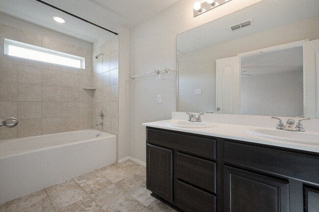 Building Photo - 3304 Becker Dr