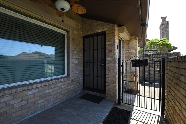 Building Photo - 7521 Beaudelaire Cir