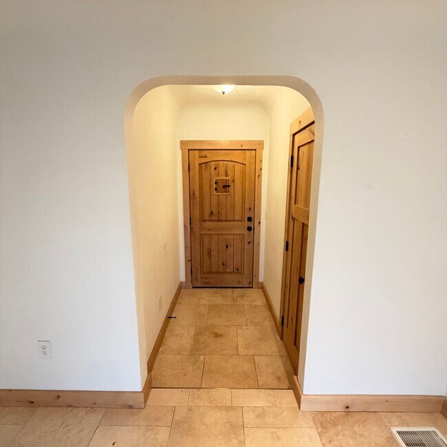 Building Photo - 3025 E 15th Ave