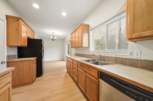 Building Photo - 17309 SW Benji Ct