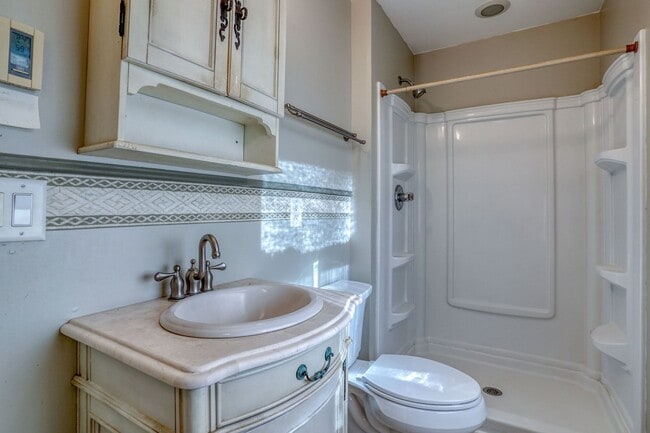 Building Photo - Just What You Have Been Looking For a Single Family Ranch in a Quaint Country Setting