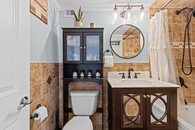 Building Photo - 9060 Palisade Ave