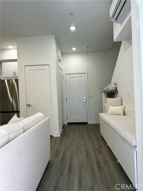 Building Photo - 220 Strike Dr