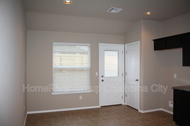 Building Photo - 13121 Beekman Dr