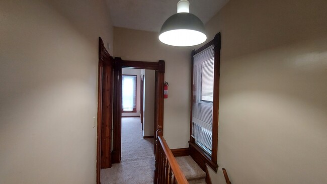 Building Photo - 118 King Ave