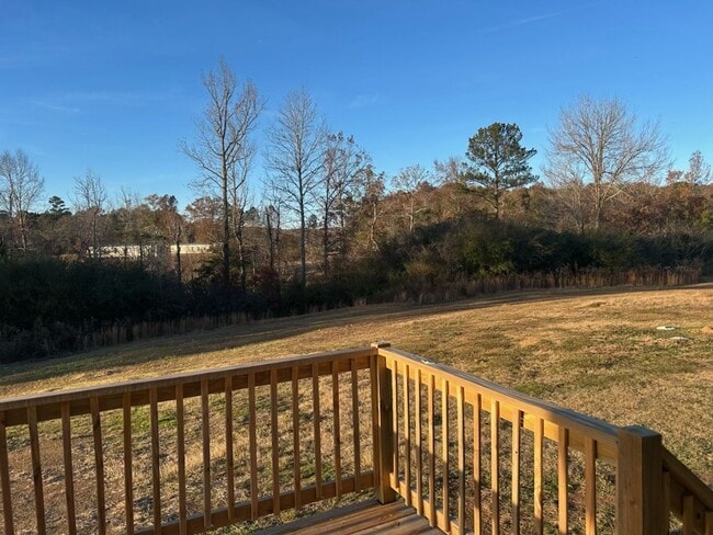 Building Photo - 2 BDR / 1 BA Newly remodeled