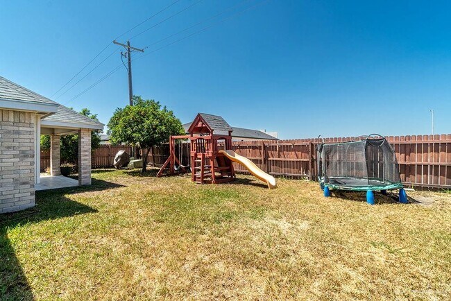 Building Photo - 19 Buffalo Ave