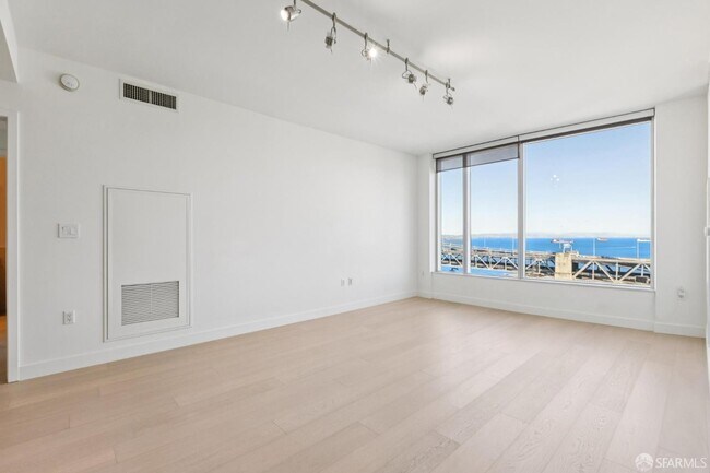 Building Photo - 338 Spear St