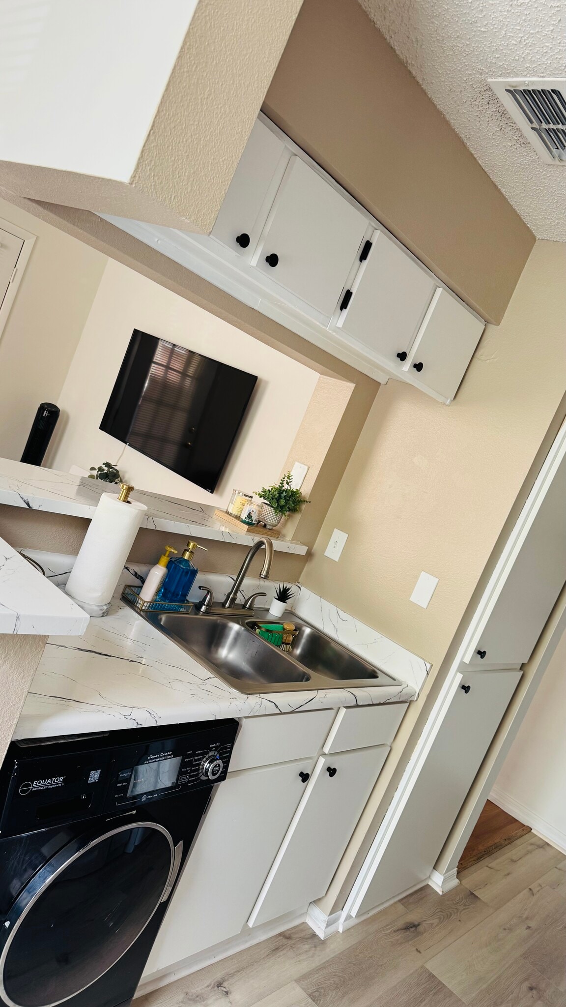 Building Photo - 8625 Mallard Reserve Dr