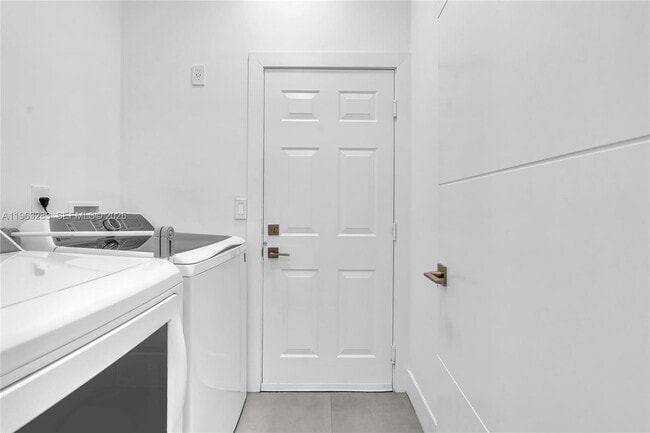 Building Photo - 5851 NW 125th Terrace