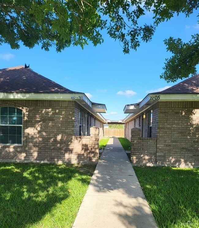 Building Photo - 2205 N Erica St