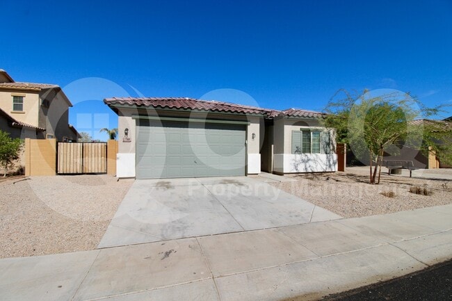 Primary Photo - 744 E Diamond Dr