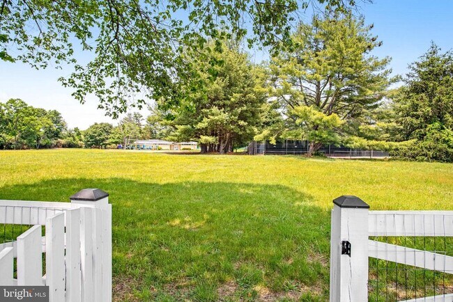 Building Photo - 5101 Redwing Dr