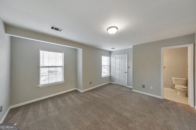 Building Photo - 2045 Fairways Ct