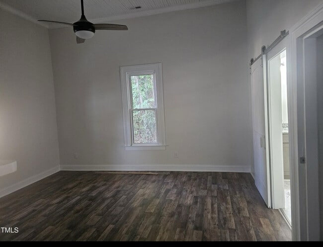 Building Photo - 310 E Woodall St