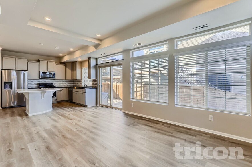 Building Photo - 10550 Waco St