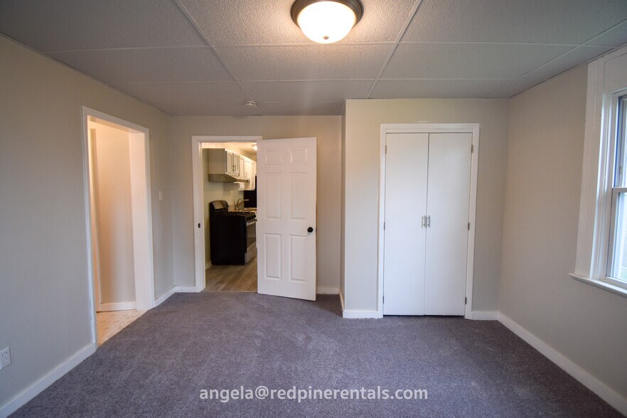 bedroom - 17 Walnut St