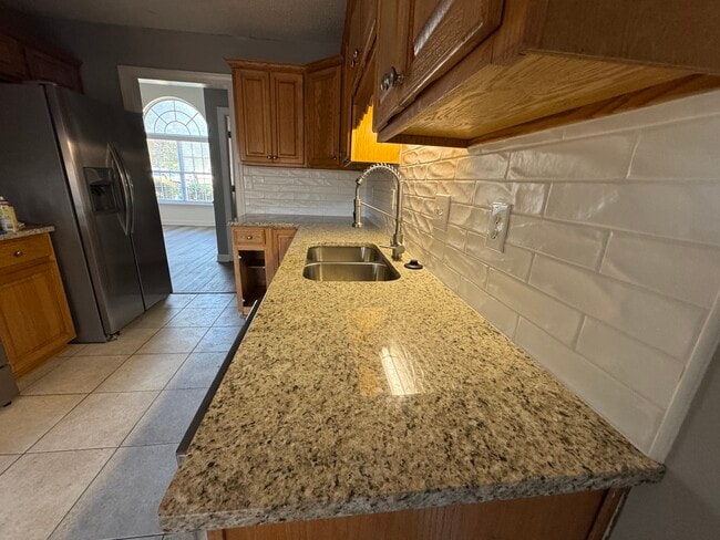 Building Photo - Wilmington Place Home