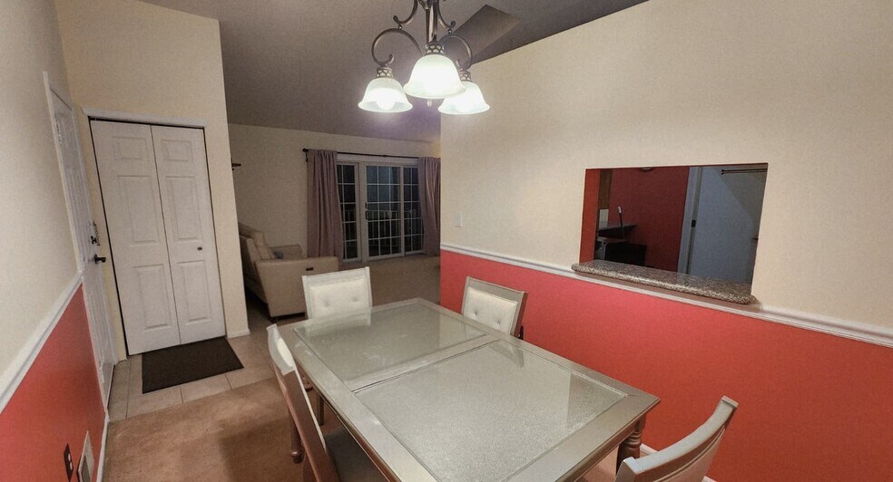 Building Photo - 2102 Doolittle Dr