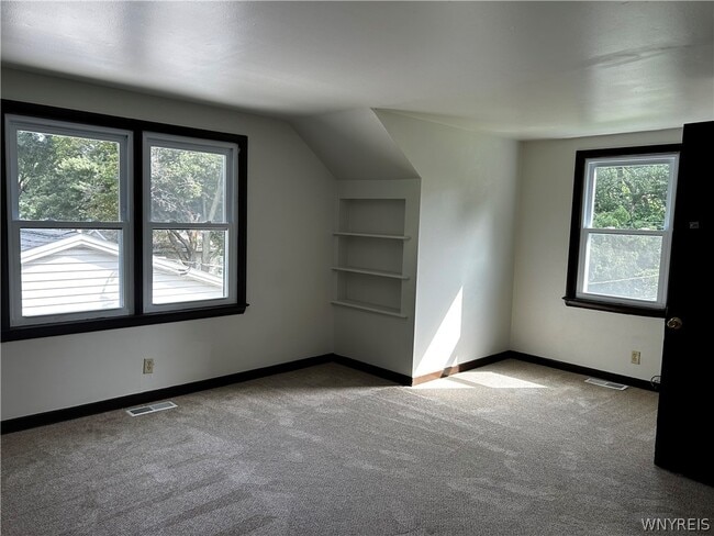 Building Photo - 3319 McKinley Pkwy