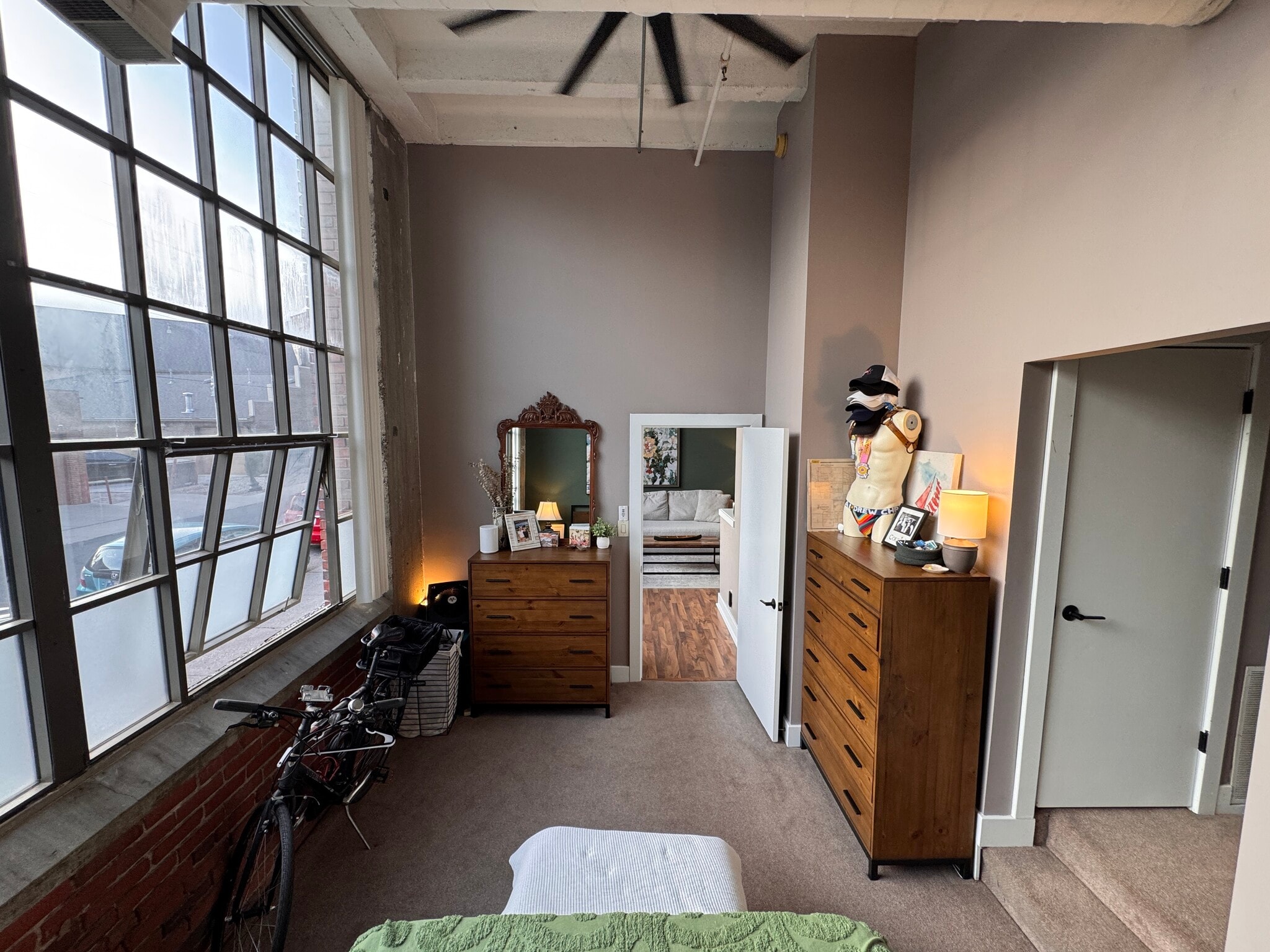 Building Photo - 611 N Park Ave