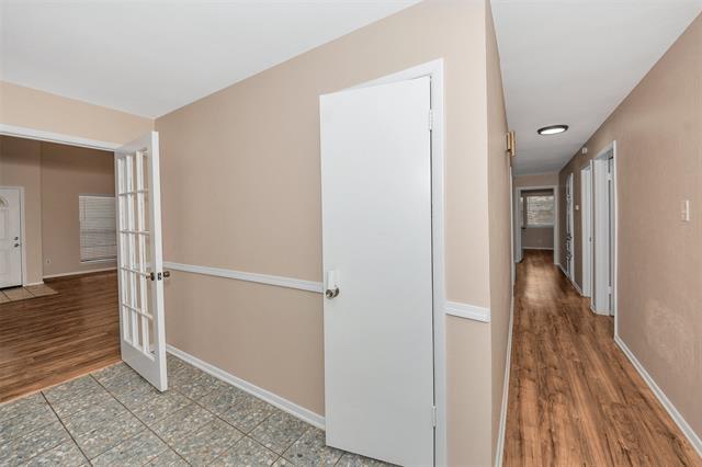 Building Photo - 5513 Scott Dr