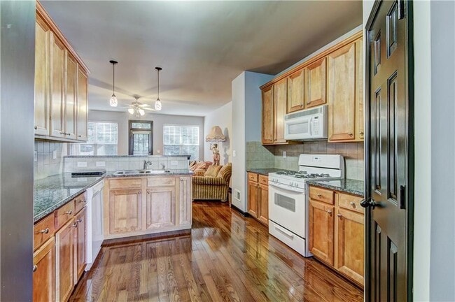 Building Photo - 1754 Oak Brook Ln NW