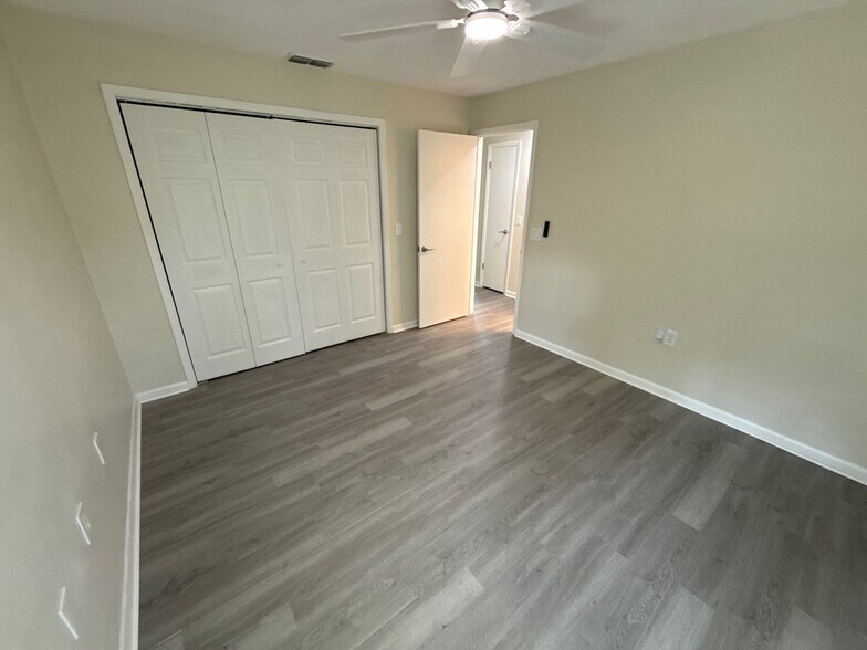 Building Photo - 227 S Lee St