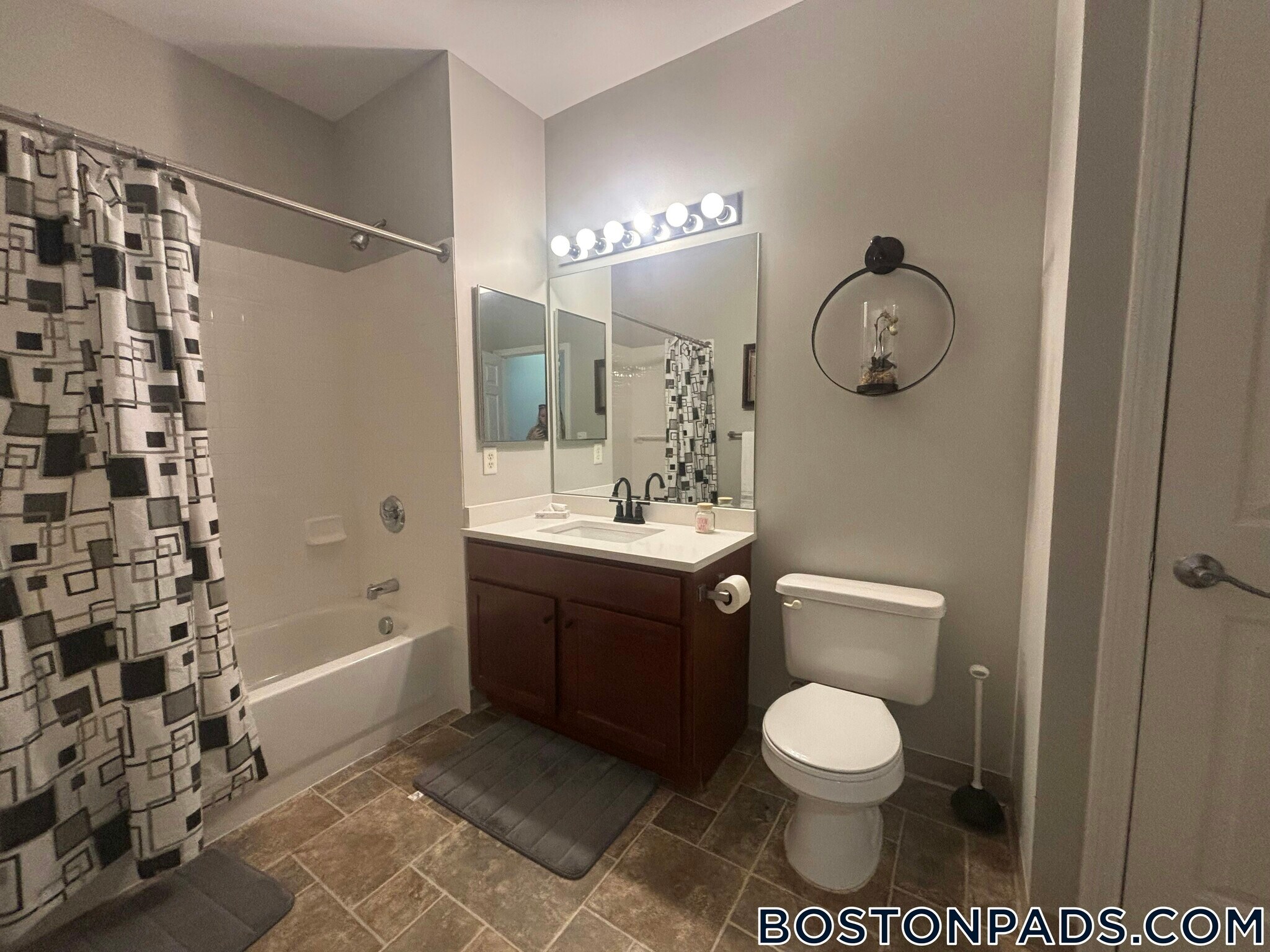 Building Photo - 311 Lowell St