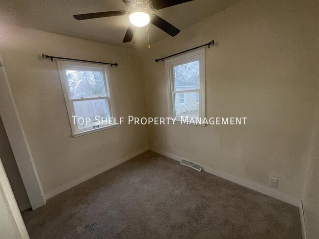 Building Photo - 2823 Holcomb Ave