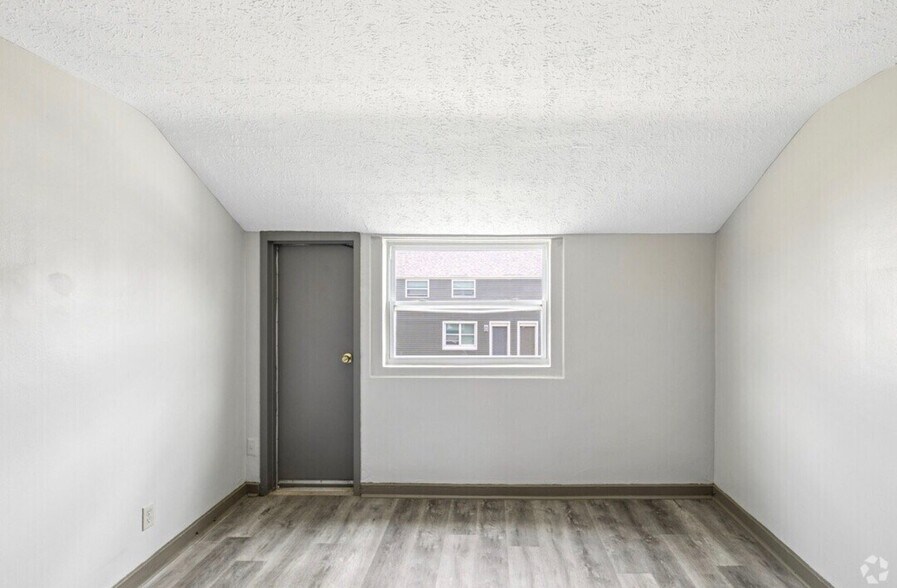 Building Photo - 105 Ledgecrest Ave
