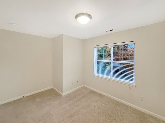 Building Photo - Spacious Rockport home in beautiful Bothell Community