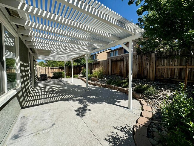 Building Photo - 2065 Red Willow Dr