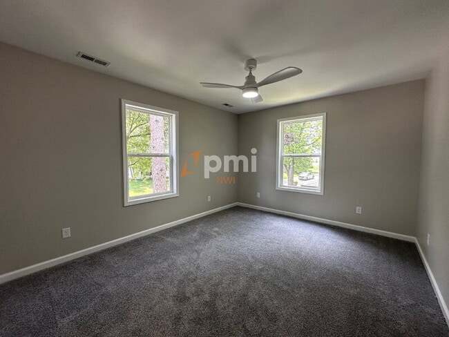 Building Photo - 397 Briarwood Dr
