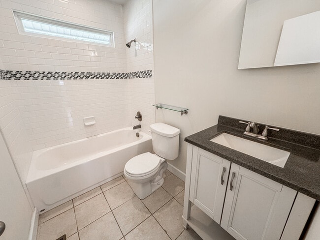 Building Photo - Charming Ranch in Highly Sought-After Grea...