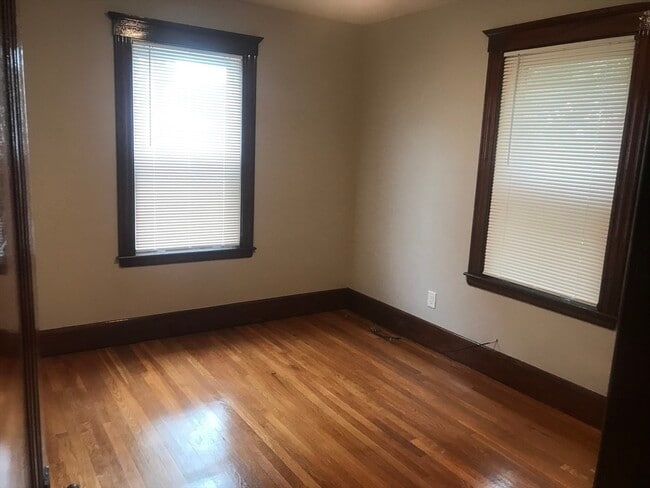Building Photo - 18 Hanover Cir