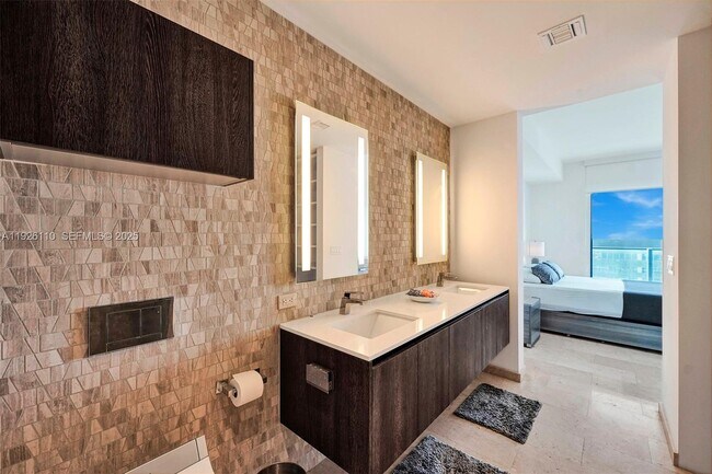 Building Photo - 88 SW 7th St