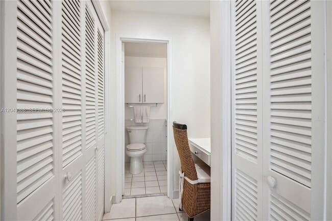 Building Photo - 3505 S Ocean Dr